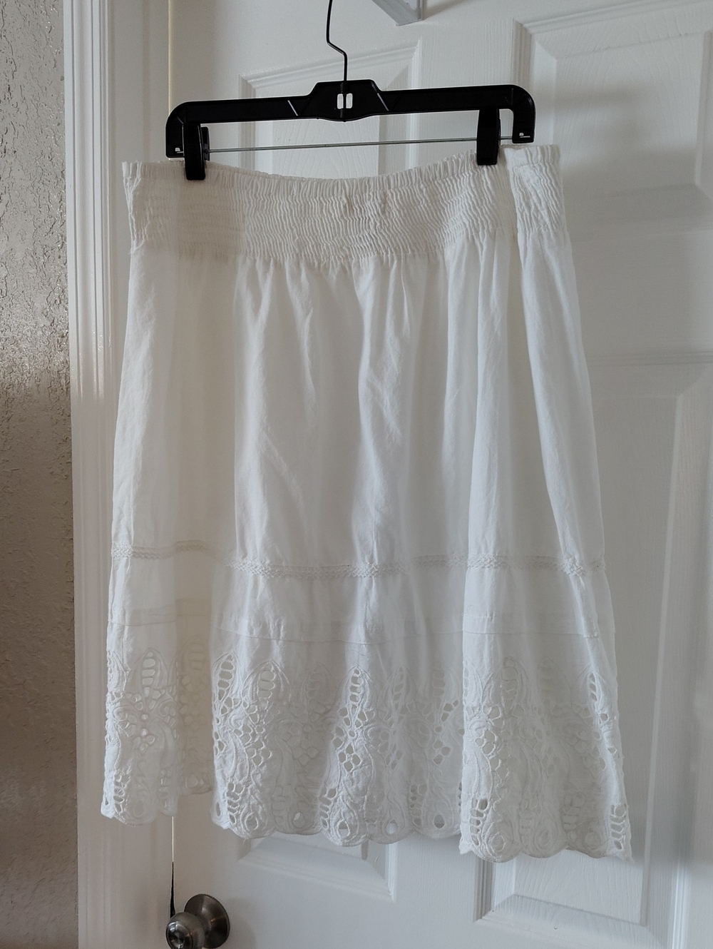 Studio West White Eyelet Tiered Midi Skirt with Scalloped Hem - Picture 3 of 7